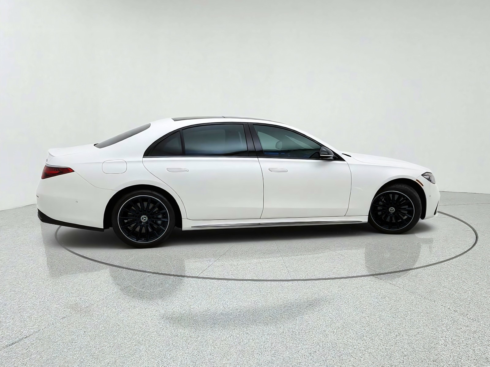 Used 2023 MANUFAKTUR Diamond White Mercedes-Benz S 500 image 7