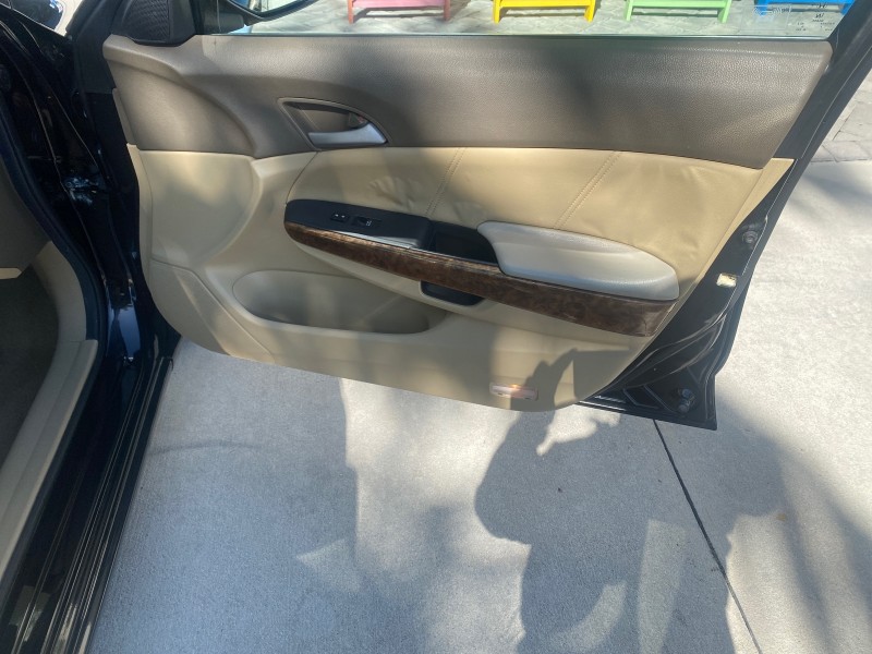 2010 Honda Accord Sdn EX-L LOW MILES 68,167 in , 