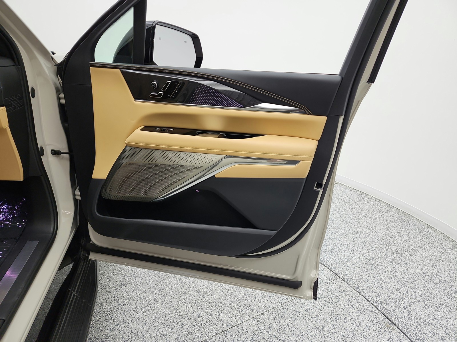 Used 2026 Sandstone Cadillac Premium Luxury image 20