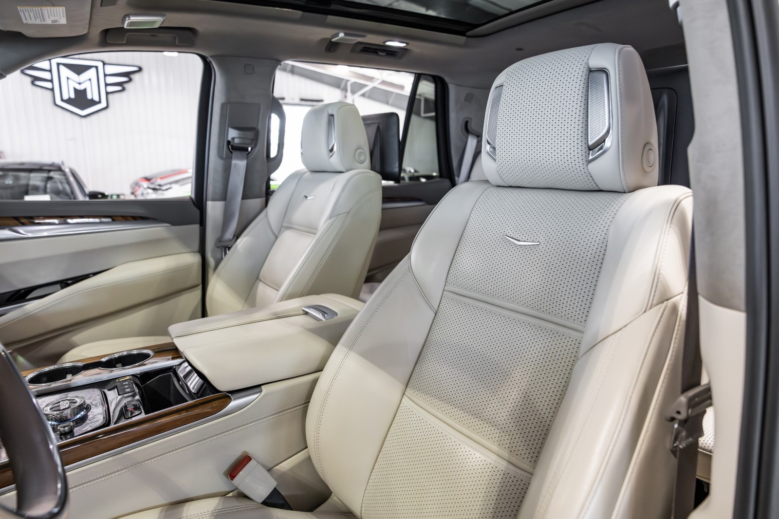 Used Car 2025 Cadillac Escalade  4wd Sport Platinum - 24 Inch Wheels - Crystal White Paint For Sale Under $120,000 In Boerne, Texas