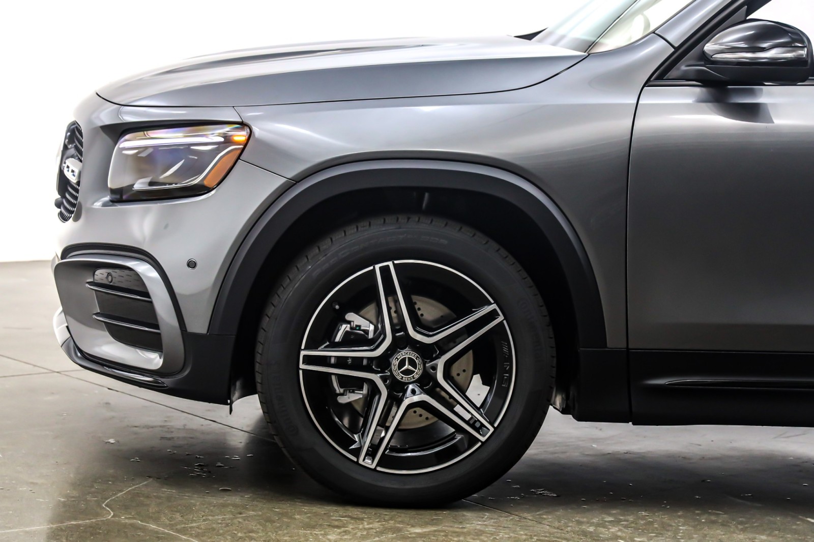 New 2026 Mountain Grey Metallic Mercedes-Benz GLB 250 image 10