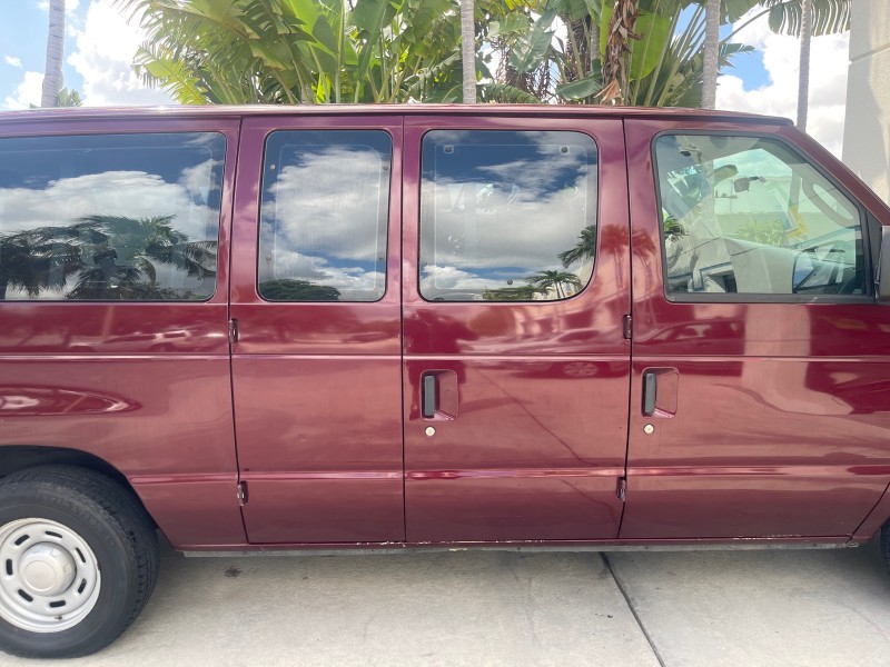 2006 Ford Econoline Wagon XLT 8 PASS LOW MILES 56328 in ,