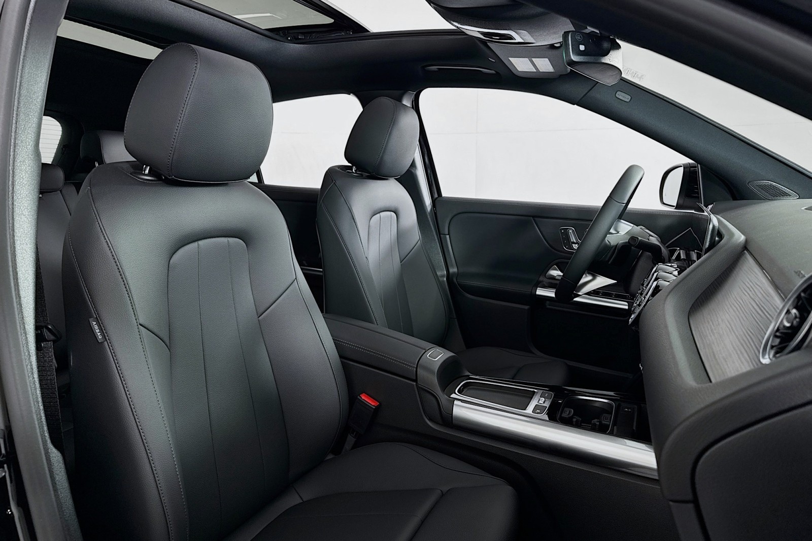 New 2026 Night Black Mercedes-Benz GLA 250 SUV image 6