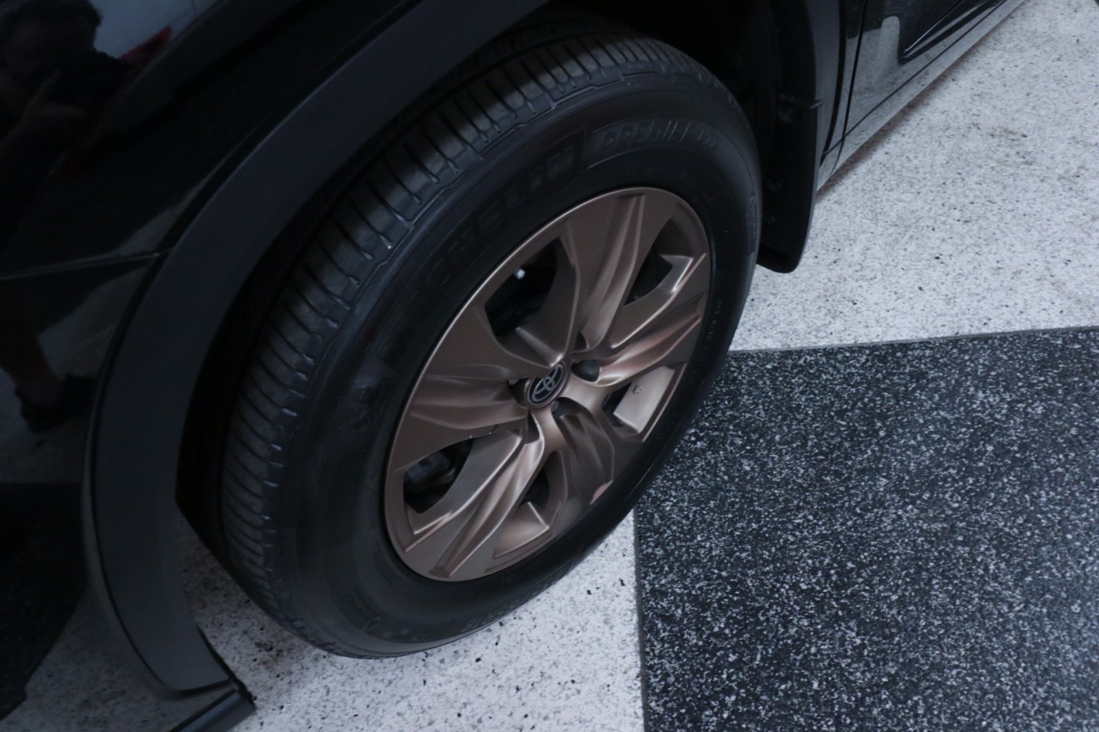 Used Car 2023 Toyota Highlander  Hybrid Bronze Edition For Sale Under $40,000 In Austin, Texas