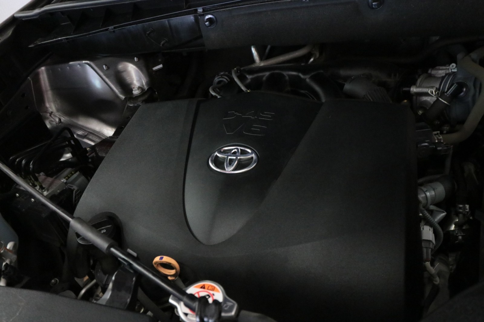 Used Car 2019 Toyota Highlander  Limited Platinum For Sale Under $30,000 In Austin, Texas