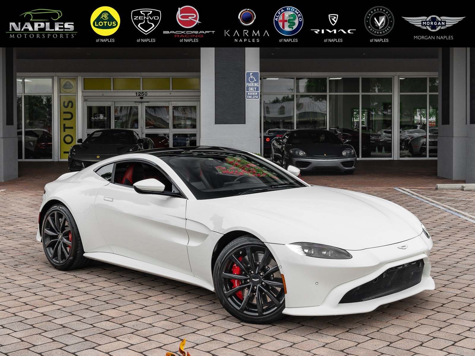 /2019 Aston-Martin Vantage