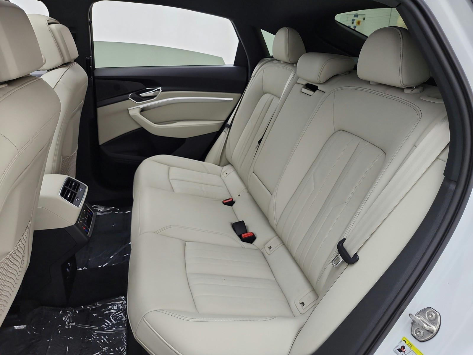 Used 2024 Glacier White Metallic Audi S line Premium image 13
