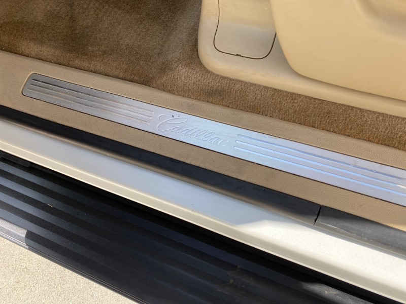 2010 Cadillac Escalade SUNROOF NAV Premium LOW MILES 66,933 in ,