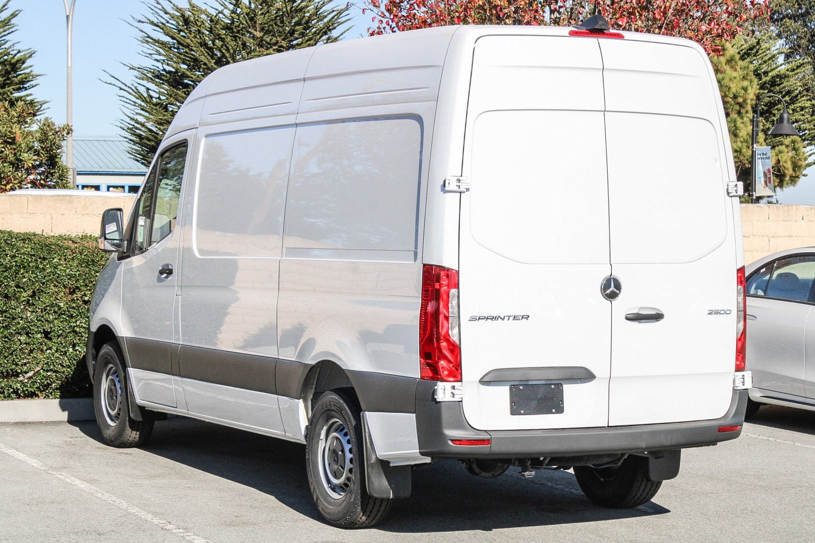 Sprinter Cargo Van 2500 w/144-Inch Wheelbase