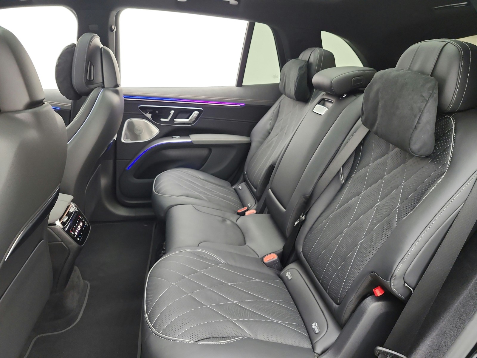 New 2026 Black Mercedes-Benz EQS 400 4MATIC® SUV image 11
