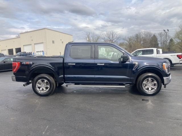 View vehicle photo 4