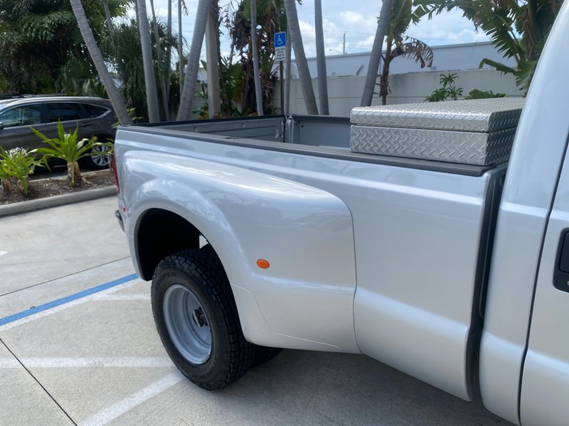 2001 Ford Super Duty F-350 DRW XL 1 OWNER LOW MILES 14,269 in , 