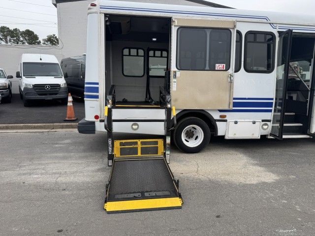 2009 Ford E 350 Wheelchair Capable Bus  in , 