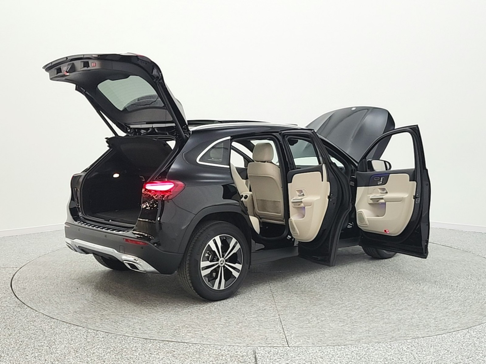 Certified Used 2025 Night Black Mercedes-Benz GLA 250 SUV image 23