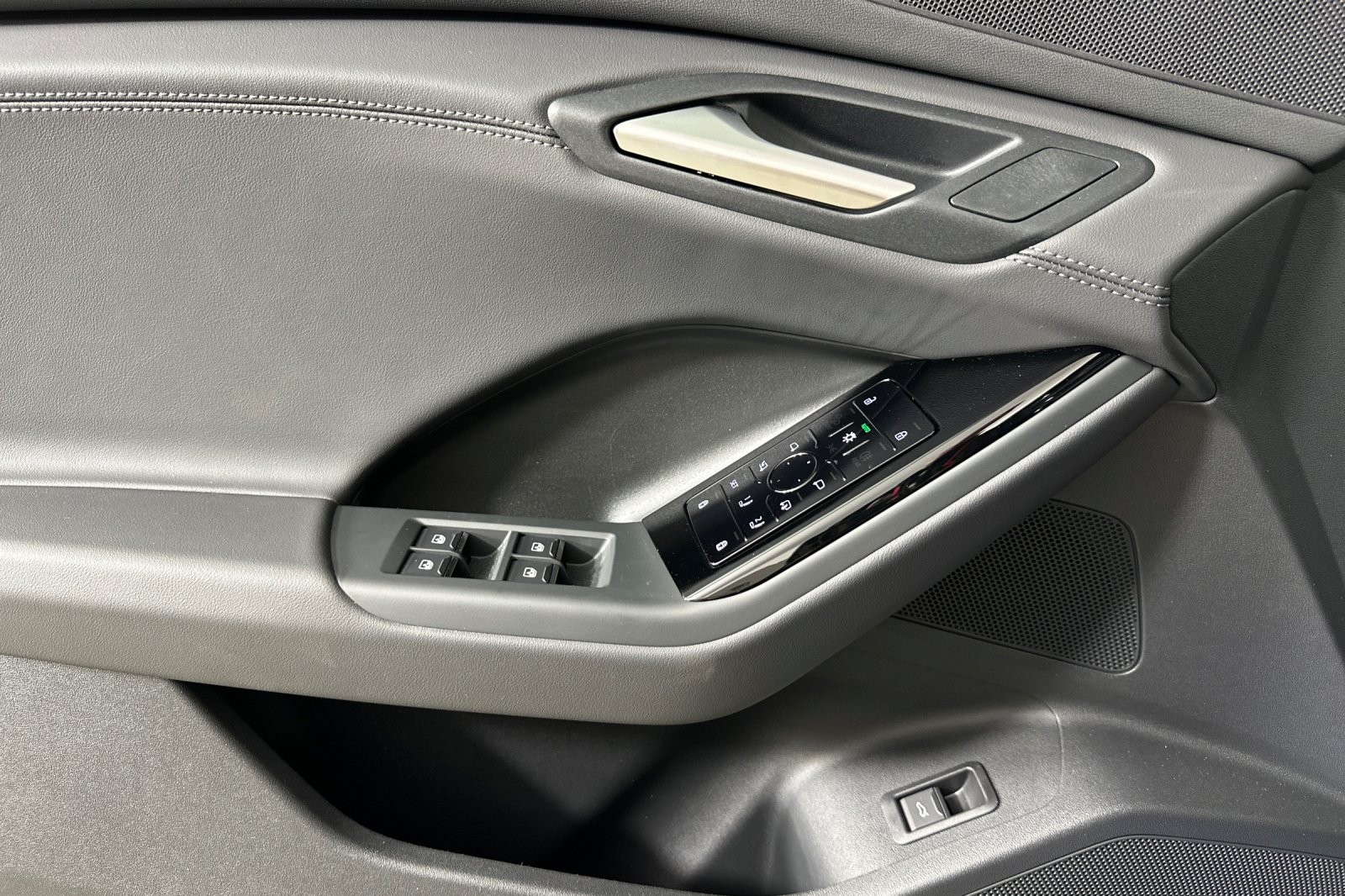 New 2025 Glacier White Metallic Audi Premium Plus quattro image 10