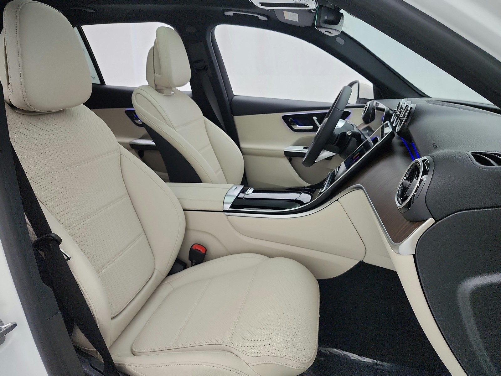 New 2026 Polar White Mercedes-Benz GLC 300 4MATIC® SUV image 15