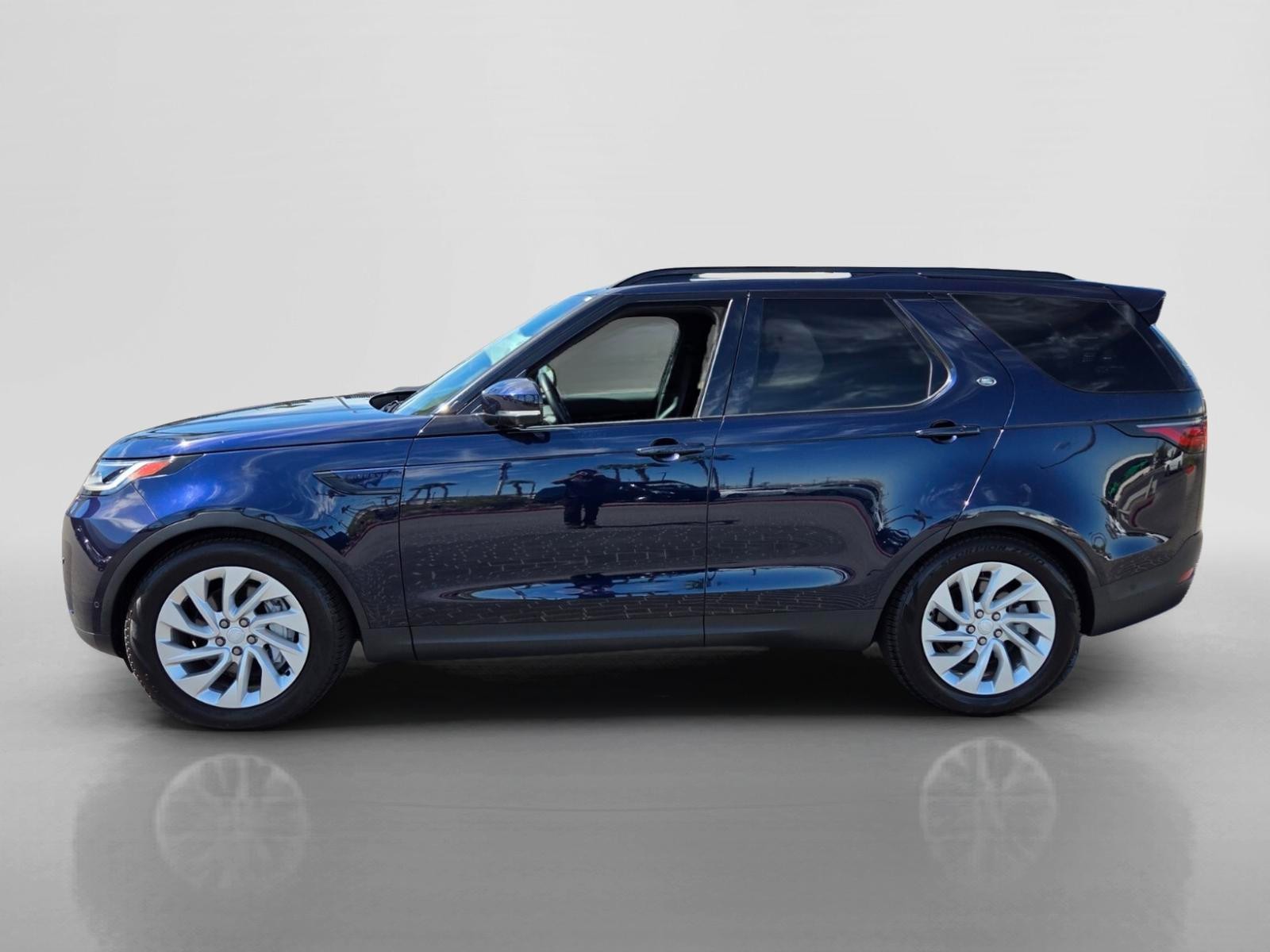 2023 Land Rover Discovery S