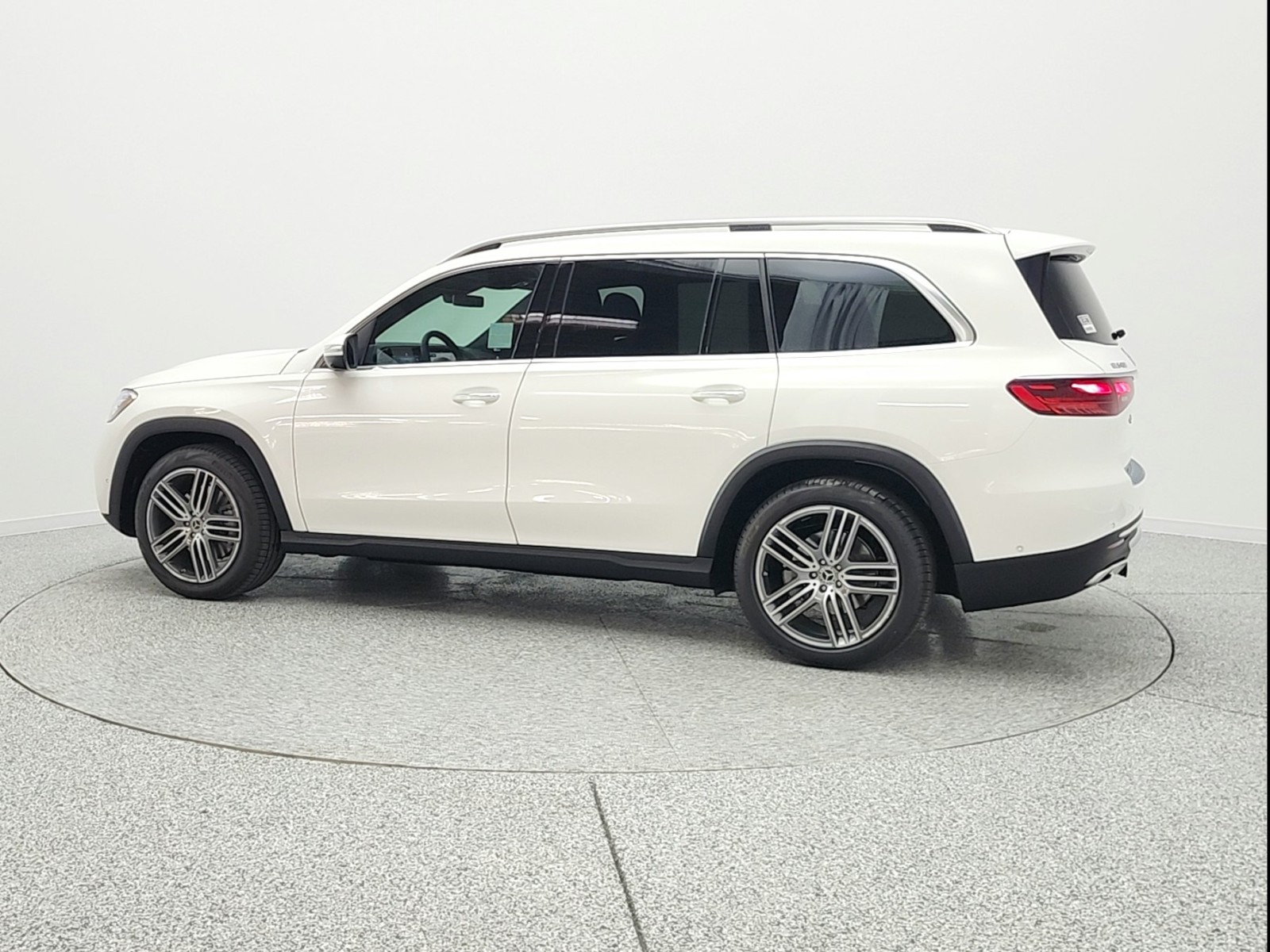New 2026 Polar White Mercedes-Benz GLS 450 image 8