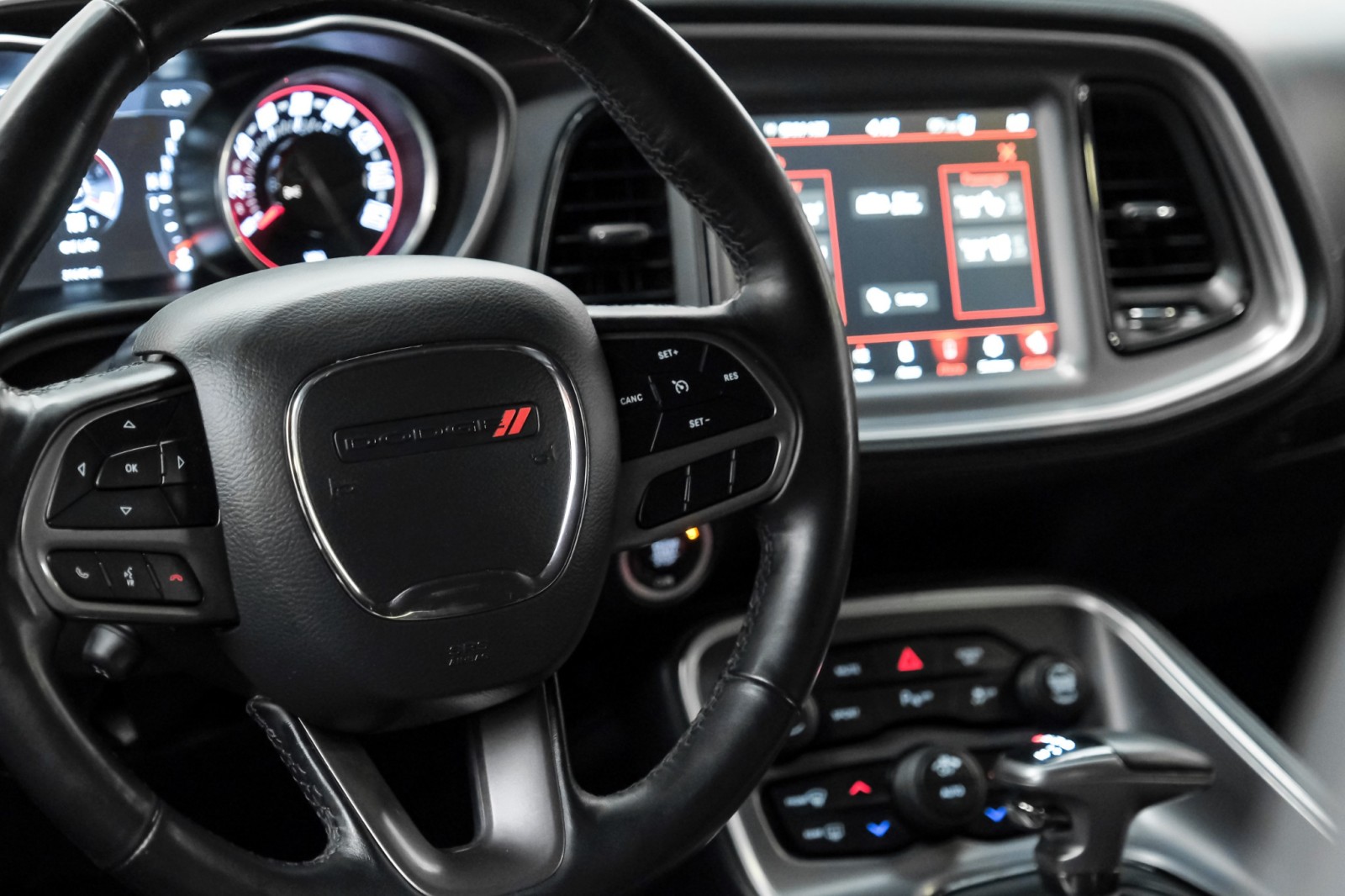 2022 Dodge Challenger SXT PlusPkg DrvrConvncPkg AlpineAudio UconnectNav 20