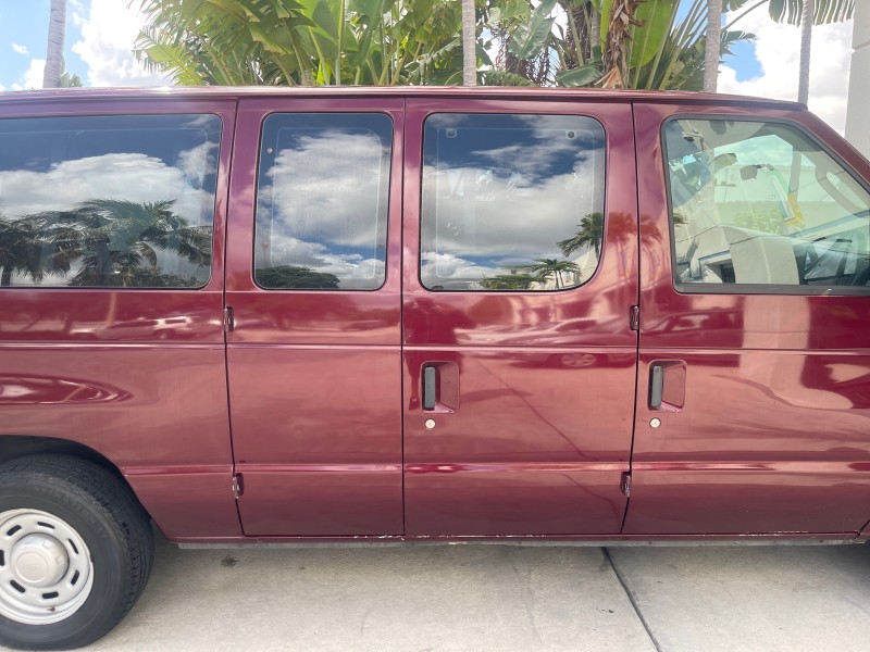 2006 Ford Econoline Wagon XLT 8 PASS LOW MILES 56328 in ,