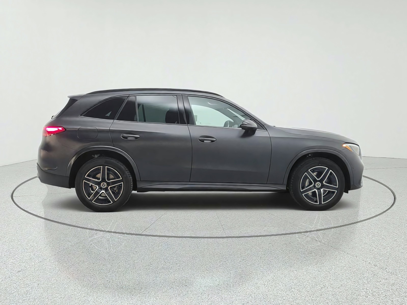 New 2027 MANUFAKTUR Graphite Grey Magno Mercedes-Benz GLC 300 SUV image 4