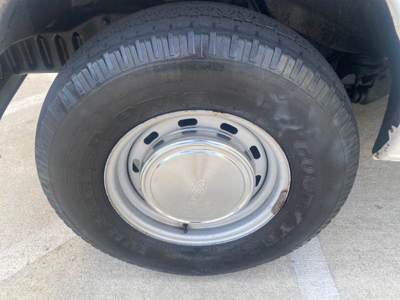 2000 Ford Econoline Cargo Van LOW MILES 68,046 in , 