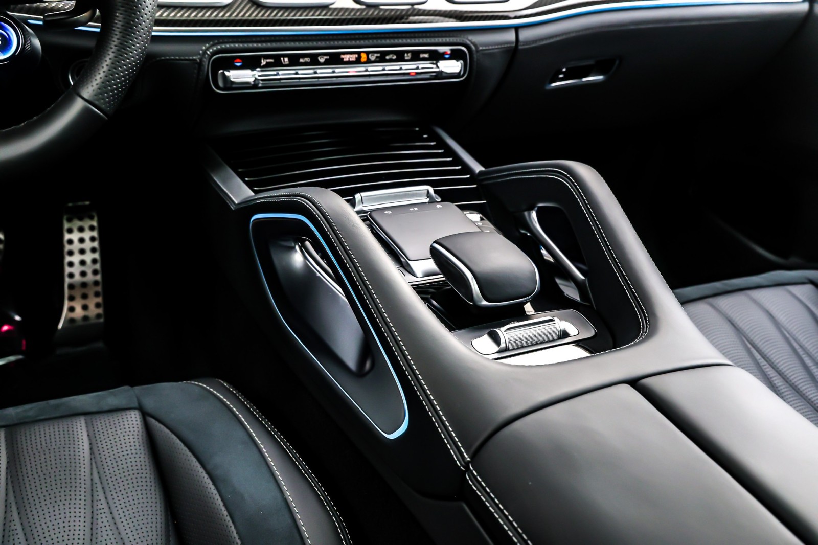 New 2026 MANUFAKTUR Alpine Grey Mercedes-Benz AMG® GLE 63 S image 6