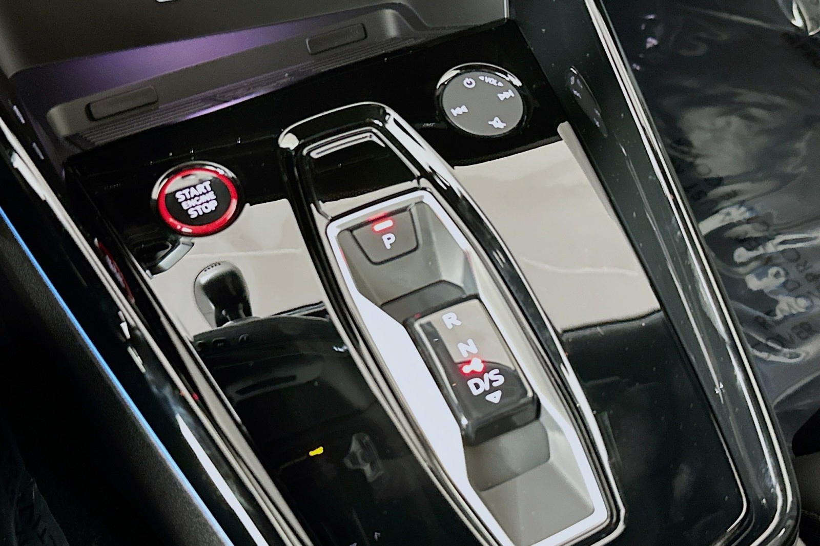 New 2026 Daytona Gray Pearl Effect Audi  image 7