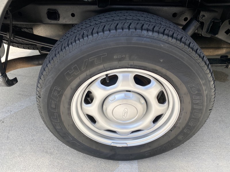 2010 Ford F-150 4 DR CREW XL LOW MILES 34,625 in , 