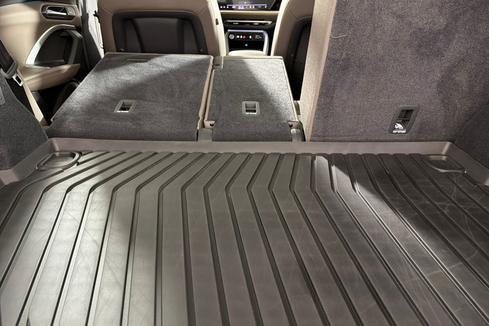 Used 2025 District Green Metallic Audi Premium Plus 2.0 TFSI quattro image 14