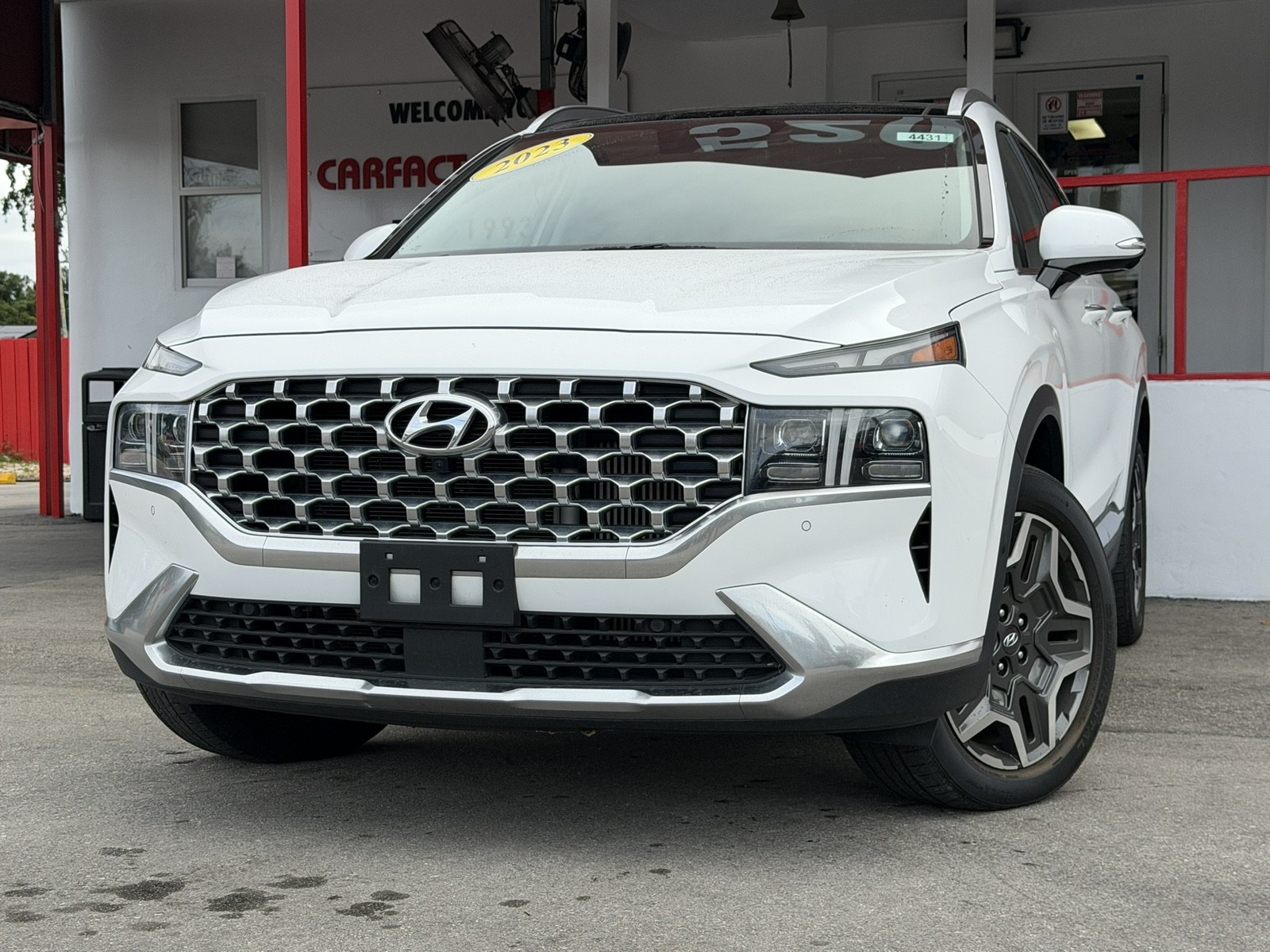 2023 Hyundai Santa Fe - $22,477