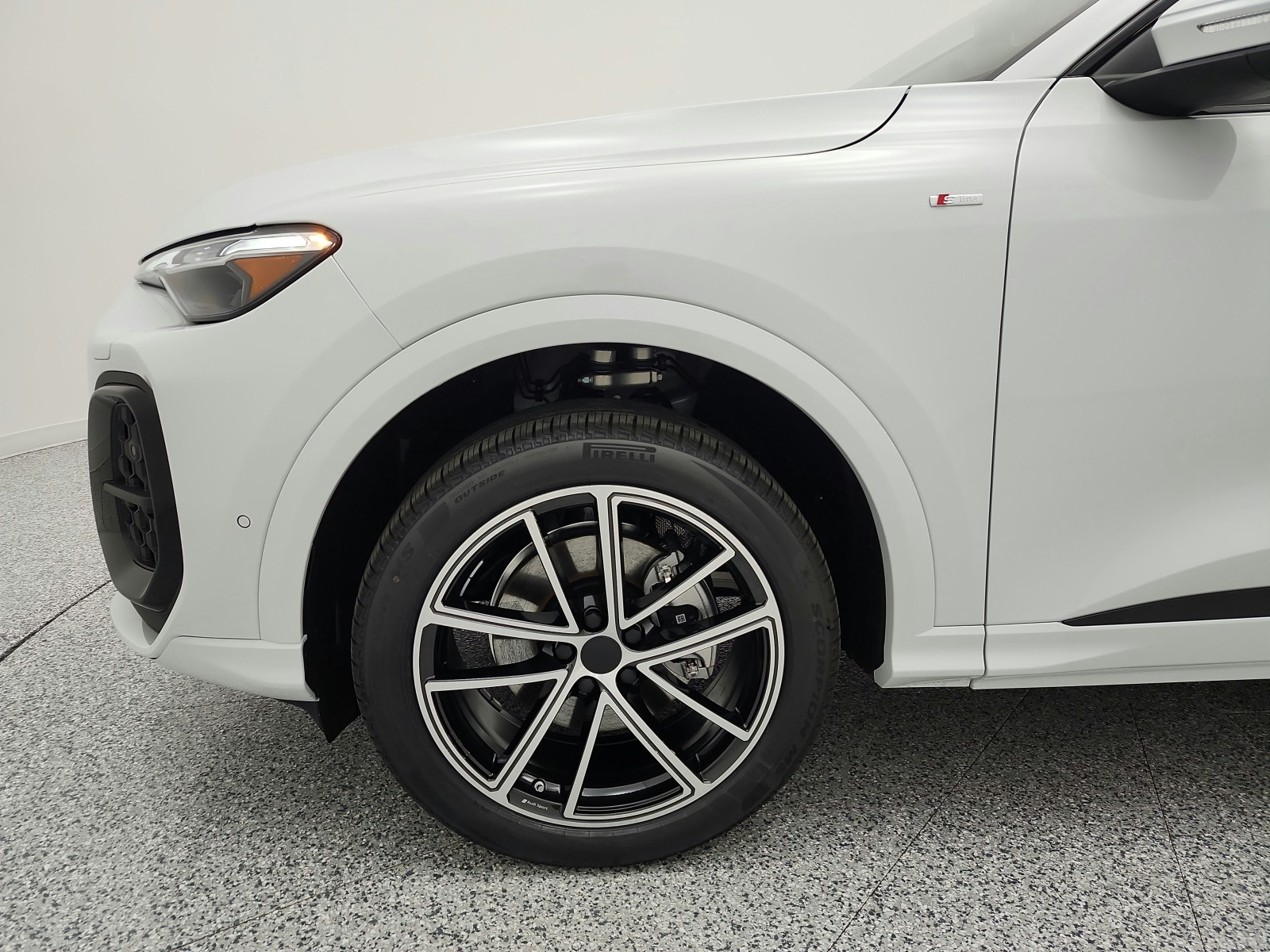 New 2026 Glacier White Metallic Audi Premium Plus 2.0 TFSI quattro image 13