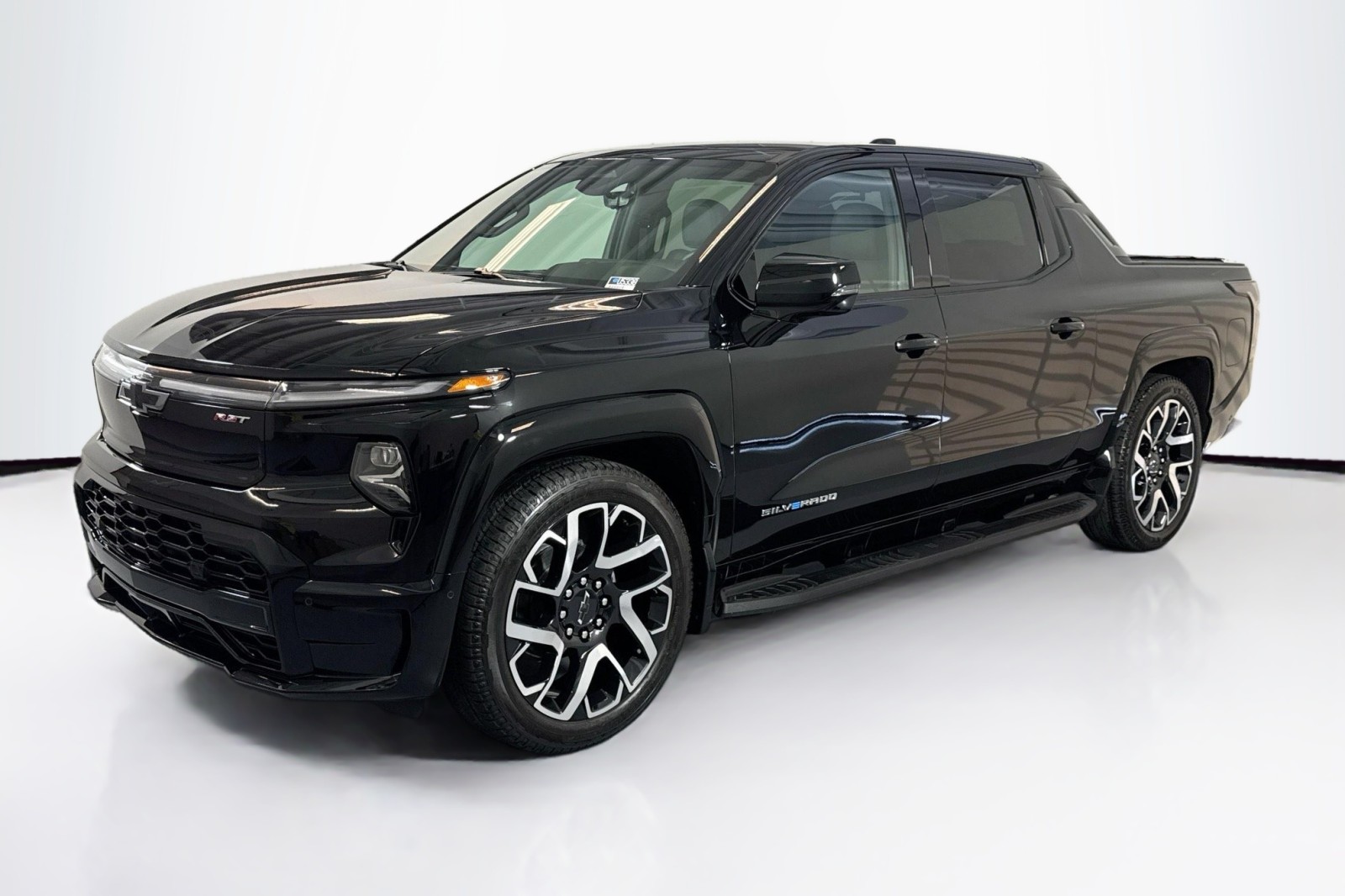 2025 Chevrolet Silverado EV RST's photo