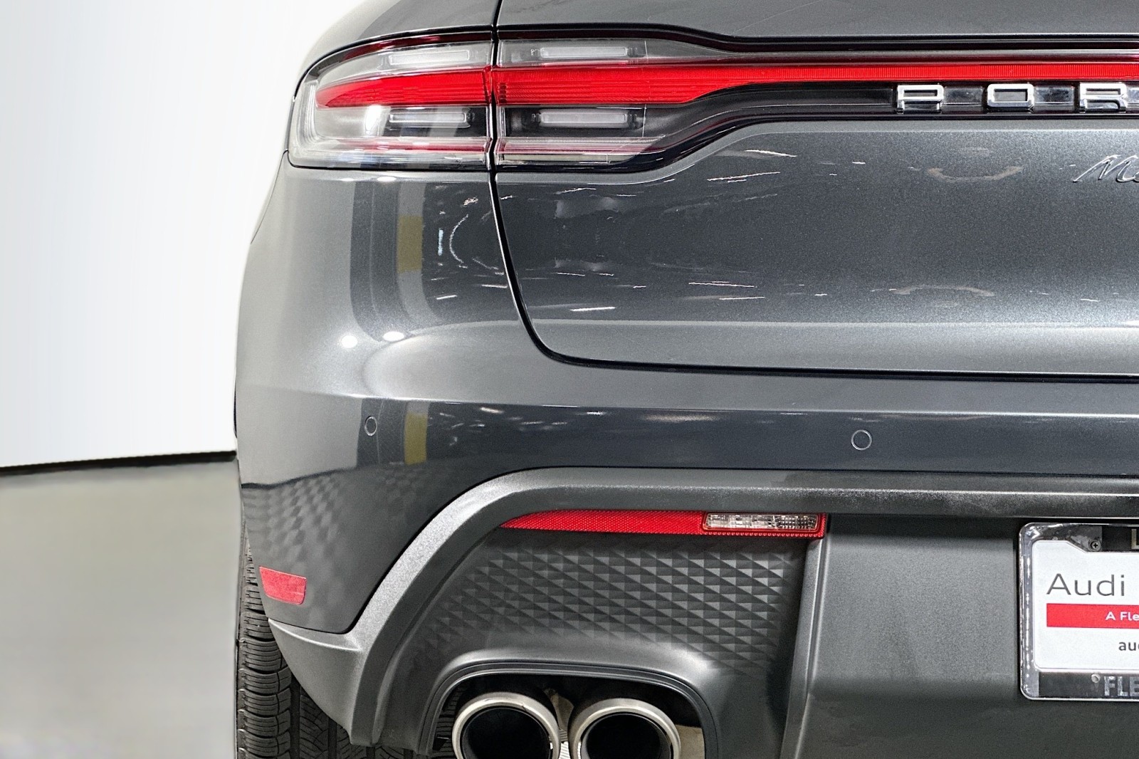 Used 2023 Volcano Grey Metallic Porsche S image 17