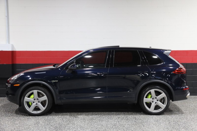 2016 Porsche Cayenne S E-Hybrid 4dr Suv in ,