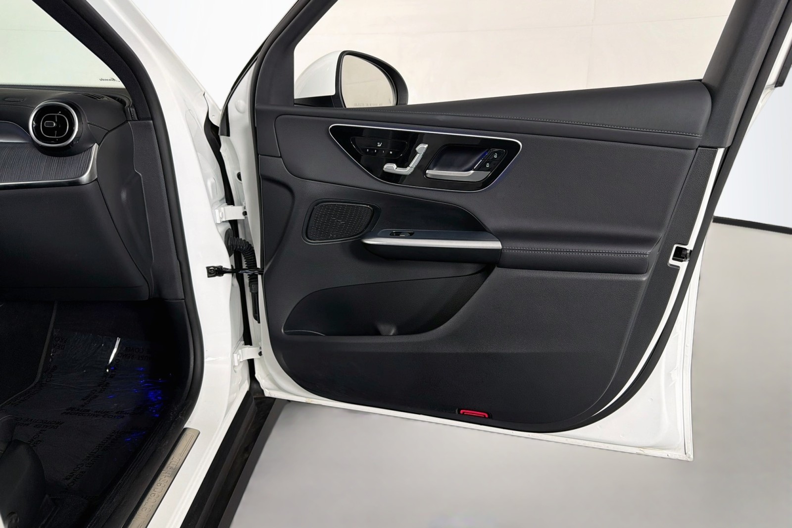 Certified Used 2025 Polar White Mercedes-Benz 350e image 24