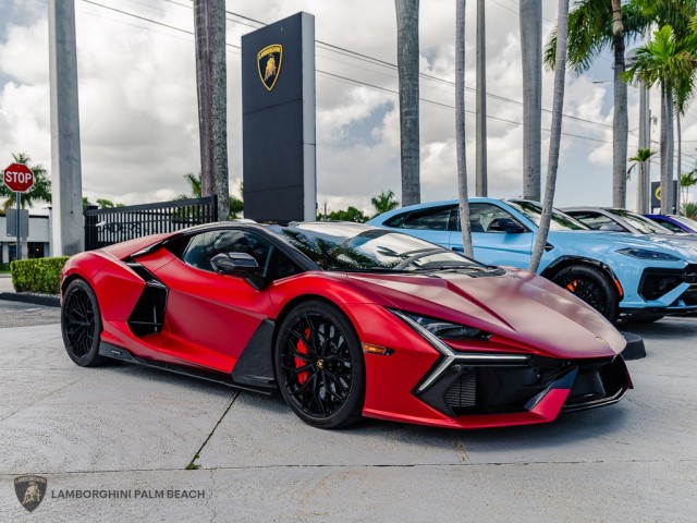 Lamborghini Revuelto