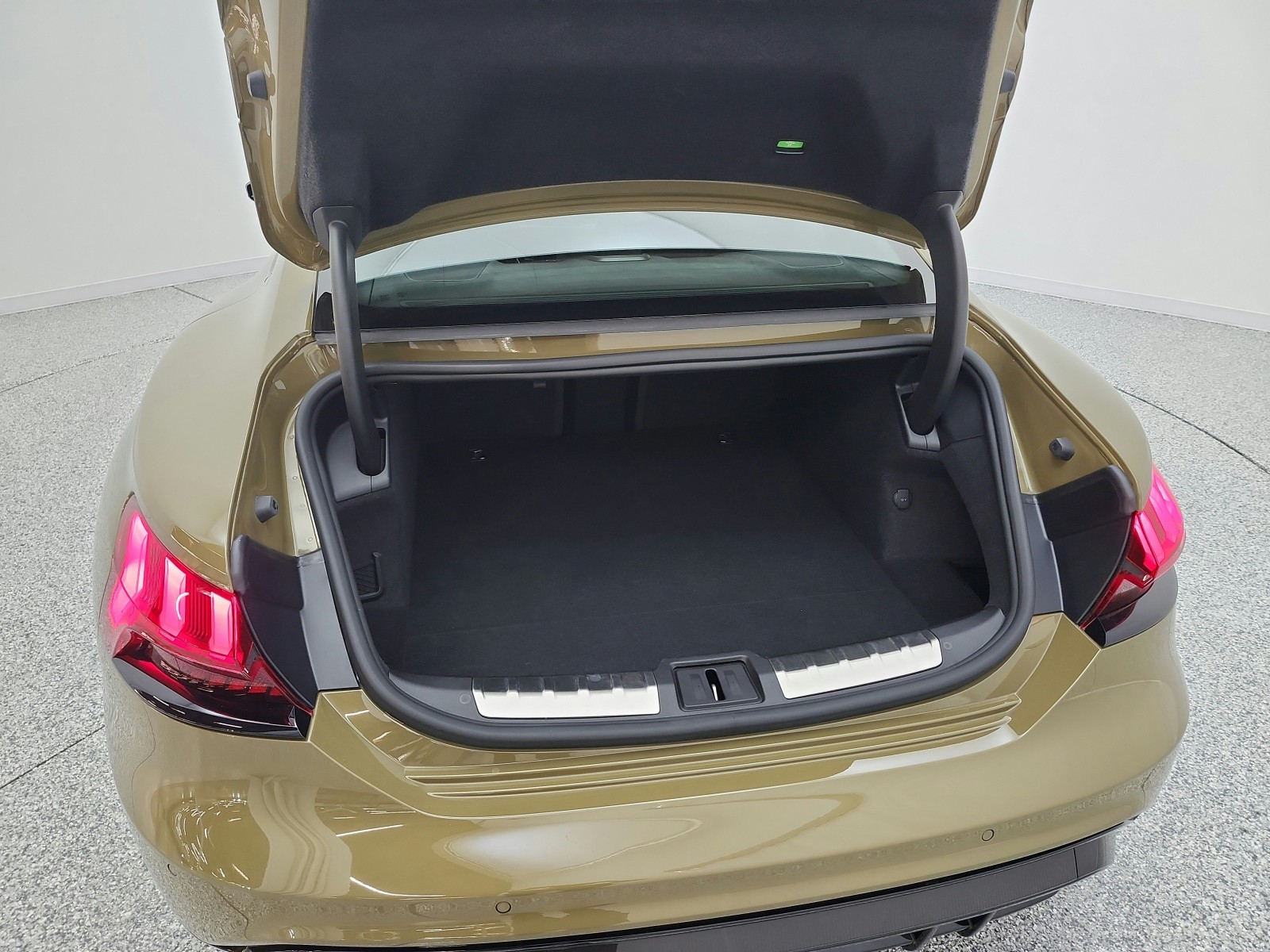 Used 2023 Tactical Green Metallic Audi quattro image 19