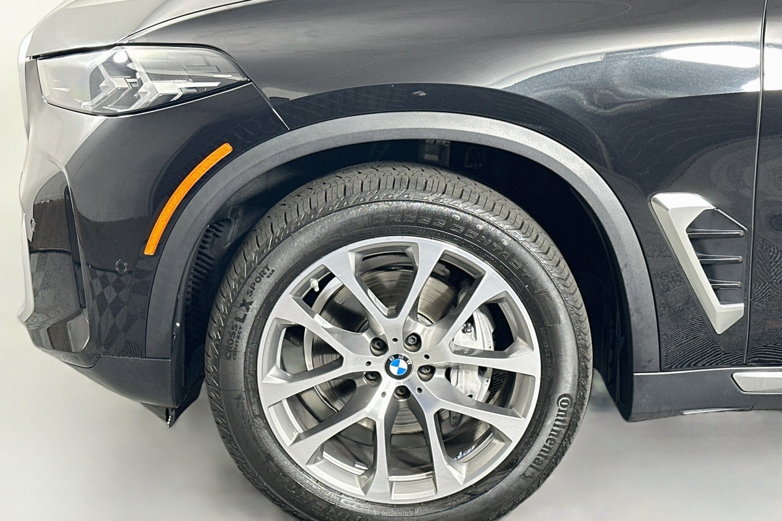 Used 2024 Black Sapphire Metallic BMW sDrive40i image 12