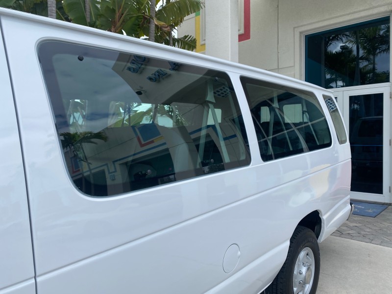 2008 Ford Econoline Wagon XLT 15 PASSENGERS E350 CLEAN in , 