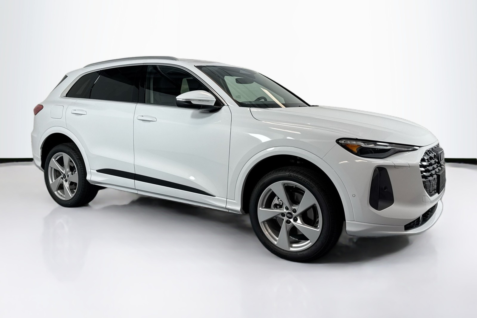 New 2025 Glacier White Metallic Audi Premium Plus 2.0 TFSI quattro image 3