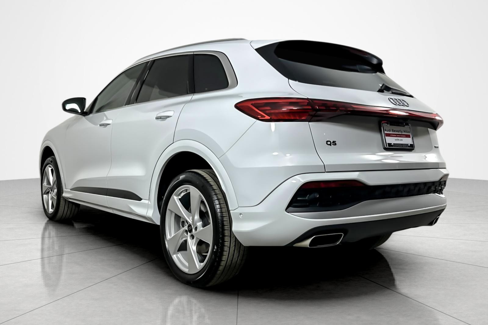 New 2025 Glacier White Metallic Audi Premium Plus 2.0 TFSI quattro image 4