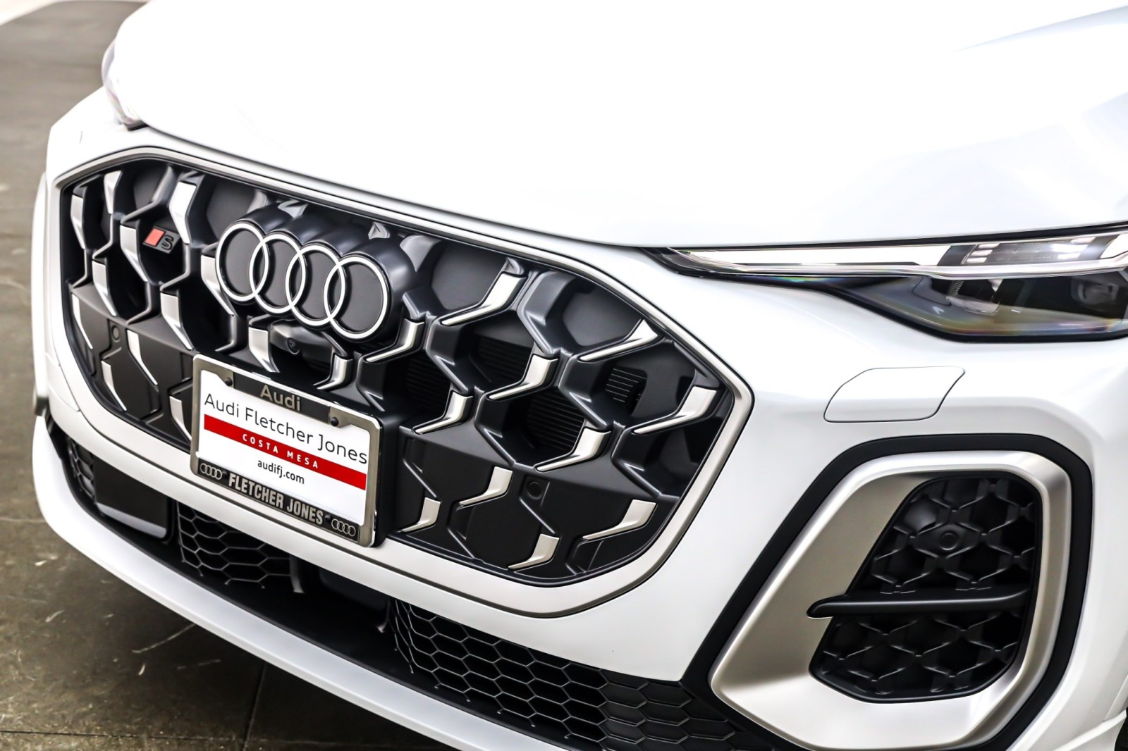 New 2025 Glacier White Metallic Audi Premium Plus 3.0 TFSI quattro image 13