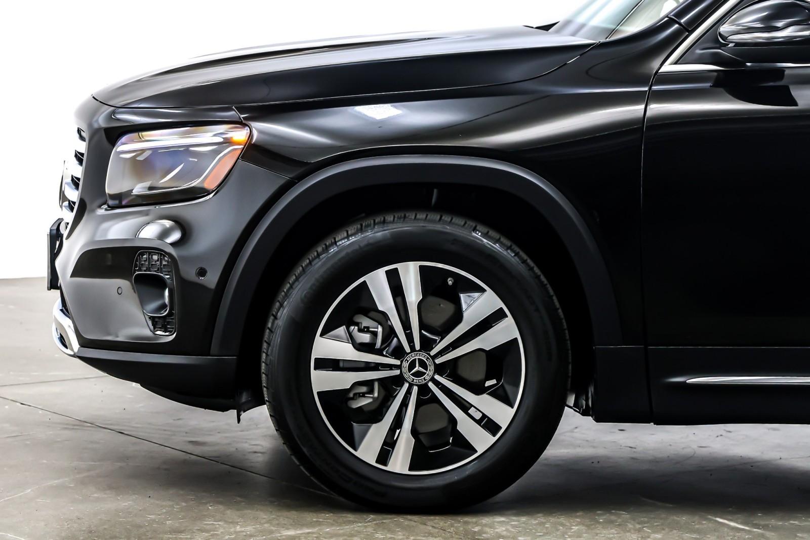 Certified Used 2025 Night Black Mercedes-Benz GLB 250 SUV image 11