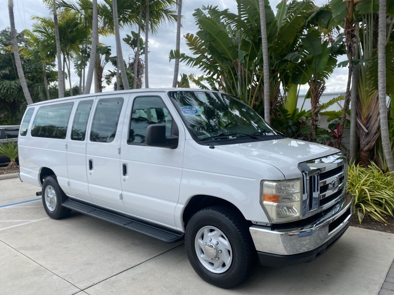 2008 Ford Econoline Wagon XLT 15 PASSENGERS E350 CLEAN in , 