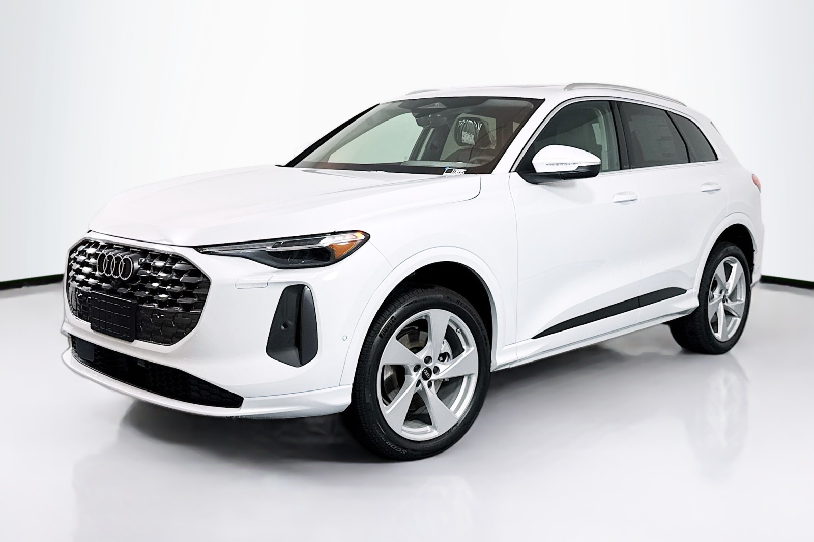 2025 Audi New Q5 Premium Plus's photo