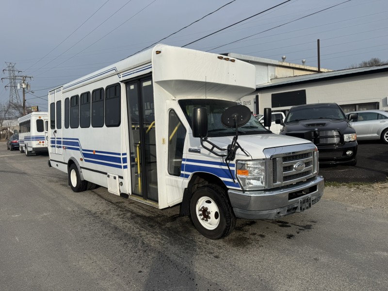2015 Ford E-450 Wheelchair Lift & Passenger Bus in , 
