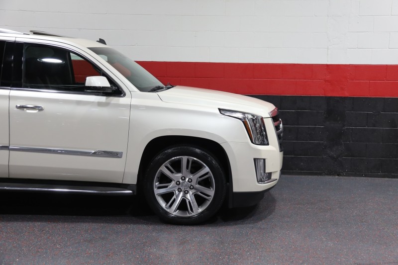 2015 Cadillac Escalade ESV Luxury 4WD 4dr SUV in , 