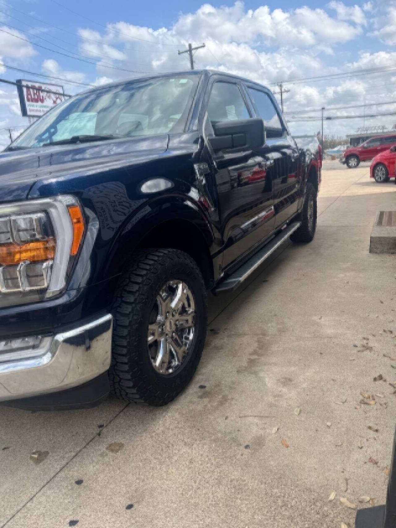 View vehicle photo 3