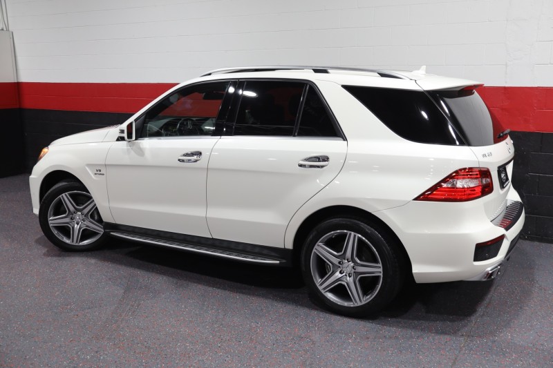 2013 Mercedes-Benz ML63 AMG 4-Matic 4dr Suv in , 